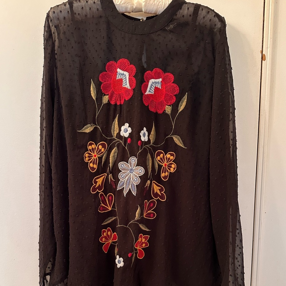 Olivia & Grace Black Sheer Dotted Swiss Blouse with Matching Cami. Size L